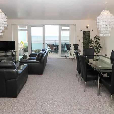 Sea View Apartment Pwllheli Buitenkant foto