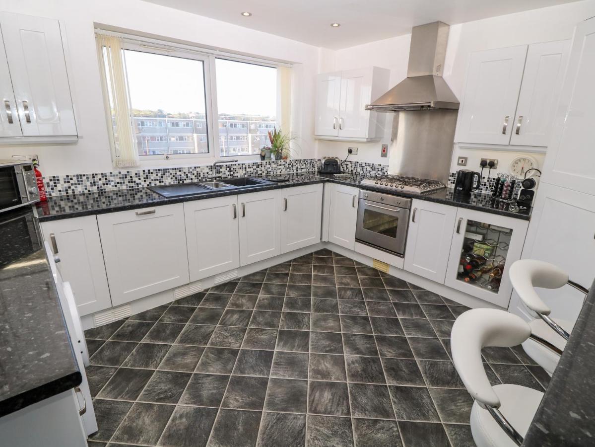 Sea View Apartment Pwllheli Buitenkant foto