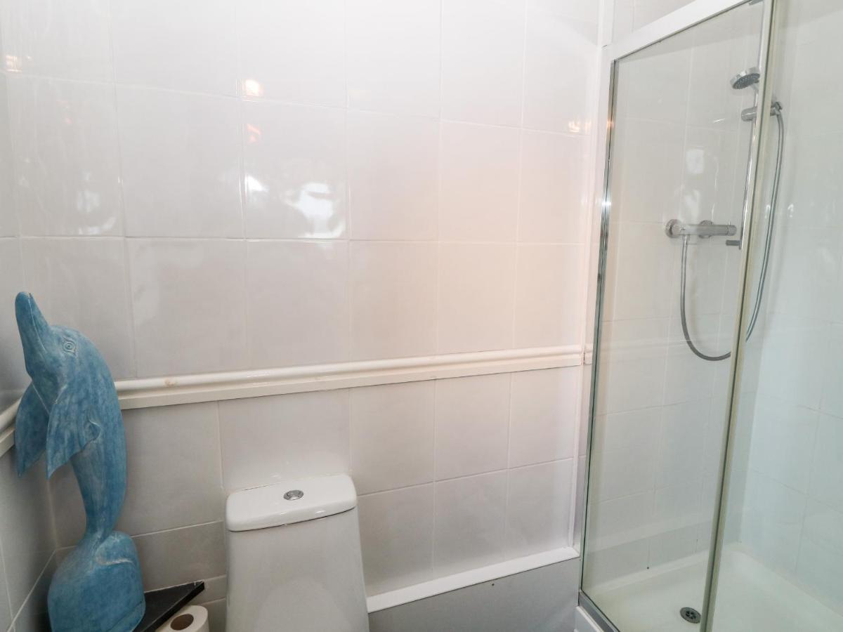 Sea View Apartment Pwllheli Buitenkant foto