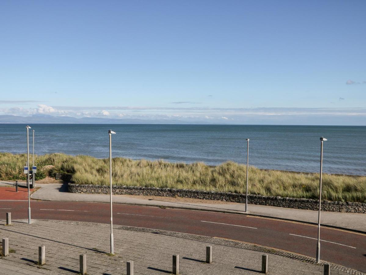 Sea View Apartment Pwllheli Buitenkant foto