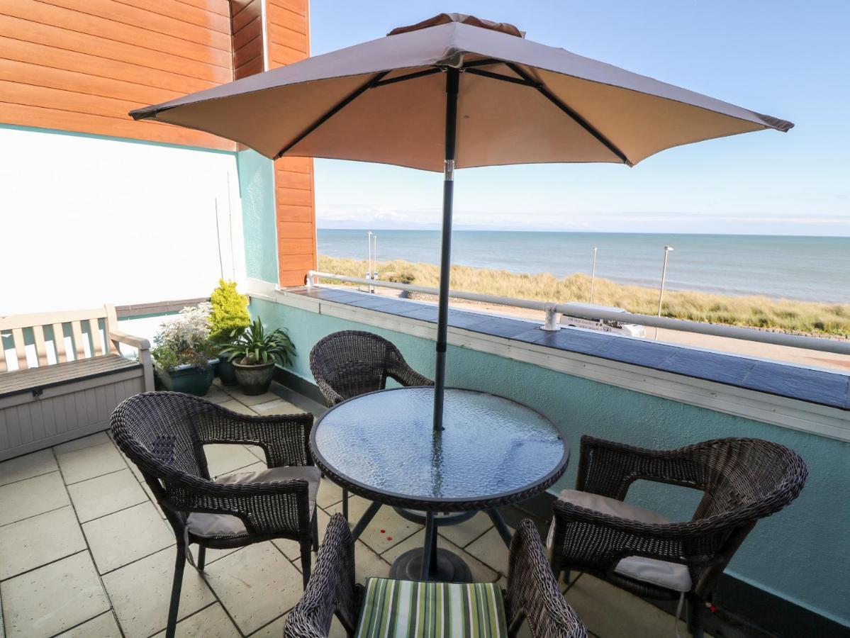 Sea View Apartment Pwllheli Buitenkant foto